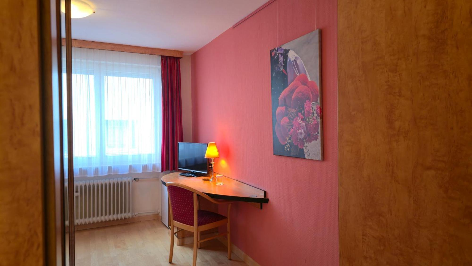 Boardinghouse Sonne Hotell Offenburg Rom bilde